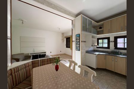 Casa à venda com 410m², 3 quartos e 2 vagasFundos- salão de festas 