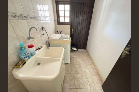 Casa à venda com 410m², 3 quartos e 2 vagasLavanderia
