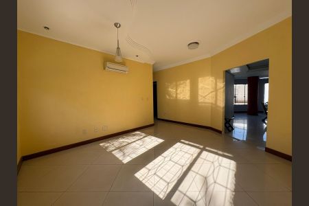 Sala 1 de casa à venda com 3 quartos, 410m² em Igara, Canoas