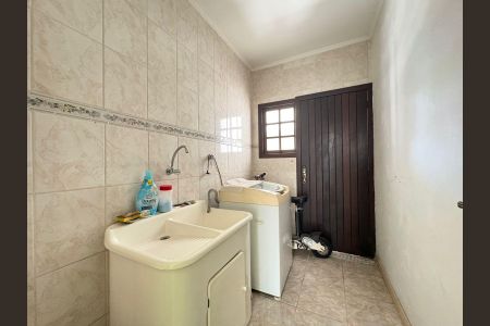 Casa à venda com 410m², 3 quartos e 2 vagasLavanderia
