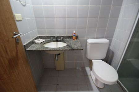 Apartamento à venda com 73m², 2 quartos e 1 vagaBanheiro Social