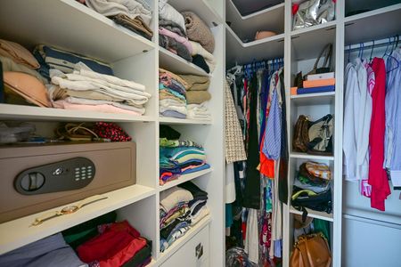 Apartamento à venda com 141m², 2 quartos e 2 vagasArmário da Suíte 