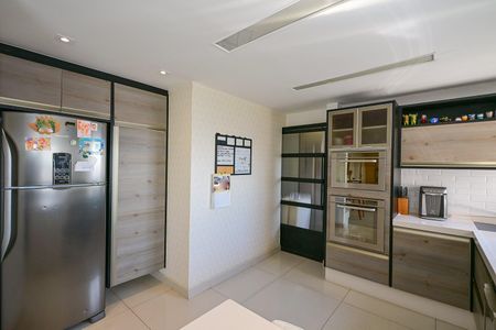Apartamento à venda com 141m², 2 quartos e 2 vagasCozinha