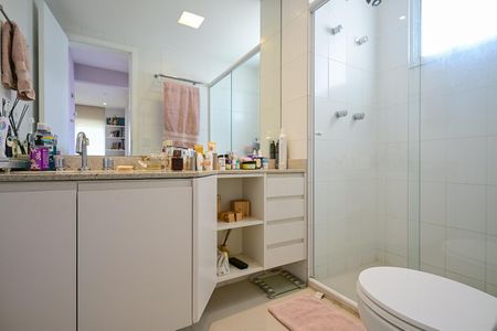 Apartamento à venda com 141m², 2 quartos e 2 vagasBanheiro 2 da Suíte 