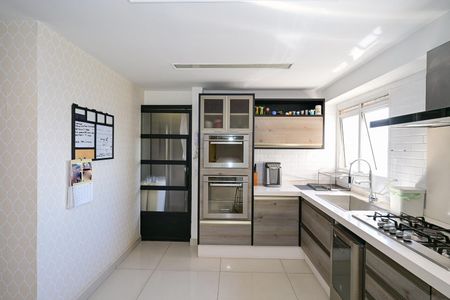 Apartamento à venda com 141m², 2 quartos e 2 vagasCozinha