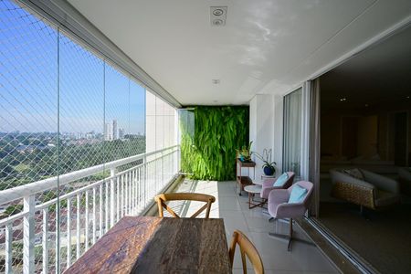 Apartamento à venda com 141m², 2 quartos e 2 vagasVaranda