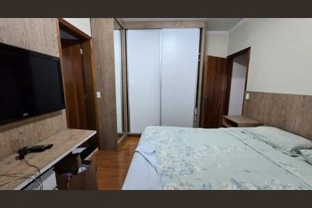 Casa à venda com 7 quartos, 390m² em Vila Boacava, São Paulo