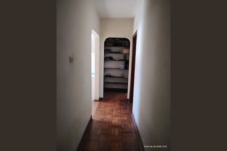 Casa à venda com 385m², 2 quartos e 5 vagas