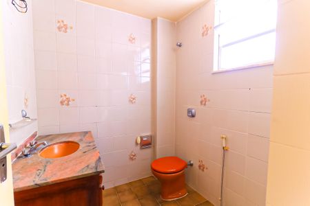 Apartamento à venda com 72m², 2 quartos e 1 vaga Apartamento à venda com 72m², 2 quartos e 1 vagaBanheiro da Suíte