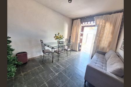 Casa à venda com 3 quartos, 220m² em Fernão Dias, Belo Horizonte