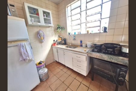 Casa à venda com 3 quartos, 220m² em Fernão Dias, Belo Horizonte