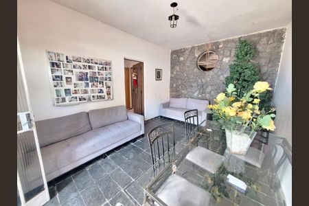 Casa à venda com 3 quartos, 220m² em Fernão Dias, Belo Horizonte