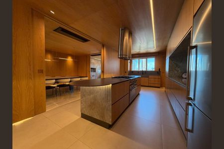 Apartamento à venda com 425m², 3 quartos e 7 vagas