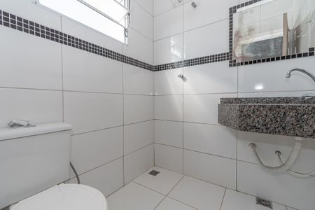 Casa de condomínio para alugar com 140m², 3 quartos e 4 vagasBanheiro da Suíte 2