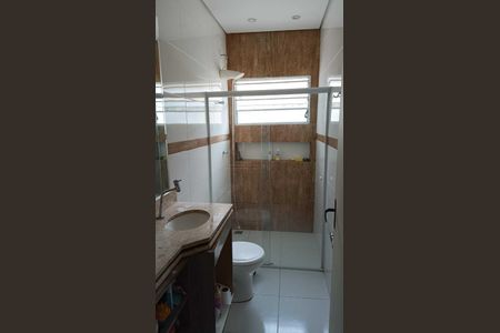 Banheiro de casa de condomínio para alugar com 3 quartos, 140m² em Residencial Real Park Sumaré, Sumaré