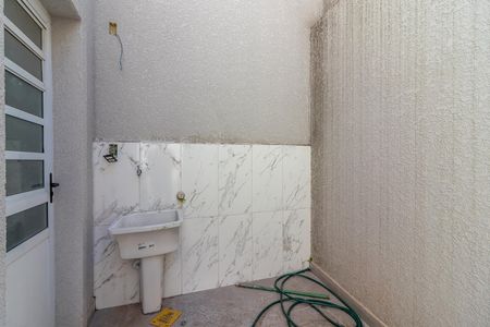 Apartamento para alugar com 35m², 2 quartos e sem vaga Apartamento para alugar com 35m², 2 quartos e sem vagaÁrea de Serviço e Quintal