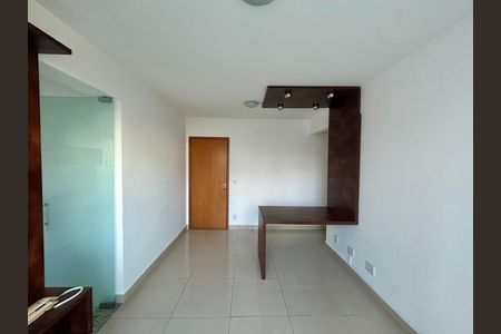 Apartamento para alugar com 70m², 2 quartos e 2 vagas