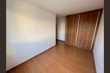 Apartamento para alugar com 70m², 2 quartos e 2 vagas