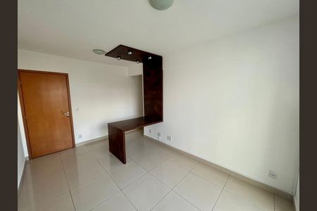 Apartamento para alugar com 70m², 2 quartos e 2 vagas
