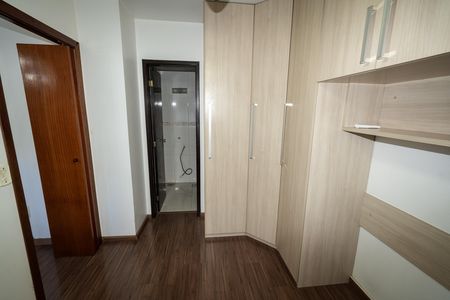 Suíte de apartamento para alugar com 1 quarto, 46m² em Vila Ipiranga, Porto Alegre