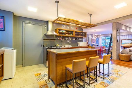 Apartamento à venda com 240m², 4 quartos e 3 vagas