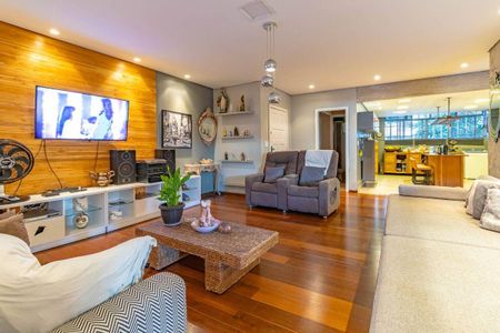 Apartamento à venda com 240m², 4 quartos e 3 vagas