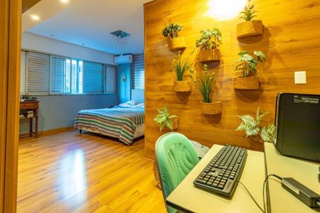 Apartamento à venda com 240m², 4 quartos e 3 vagas