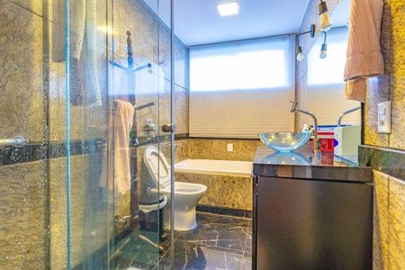 Apartamento à venda com 240m², 4 quartos e 3 vagas