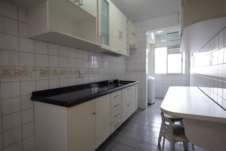 Apartamento para alugar com 70m², 3 quartos e 1 vaga