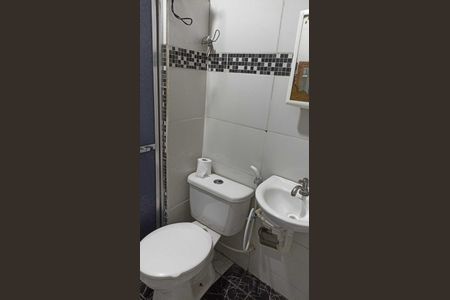 Casa para alugar com 80m², 2 quartos e 1 vaga Casa para alugar com 80m², 2 quartos e 1 vagaBanheiro