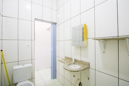 Casa para alugar com 90m², 2 quartos e sem vaga Casa para alugar com 90m², 2 quartos e sem vagaBanheiro