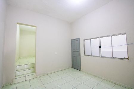 Casa para alugar com 90m², 2 quartos e sem vaga Casa para alugar com 90m², 2 quartos e sem vagaSala