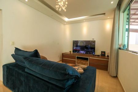 Casa à venda com 4 quartos, 320m² em Novo Eldorado, Contagem