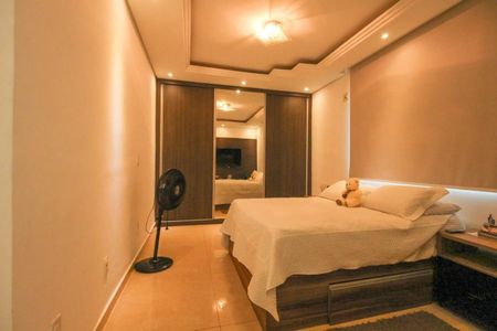 Casa à venda com 4 quartos, 320m² em Novo Eldorado, Contagem
