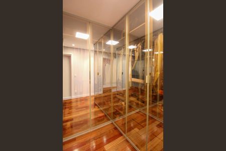 Apartamento para alugar com 200m², 4 quartos e 3 vagas Apartamento para alugar com 200m², 4 quartos e 3 vagasCloset Suíte 3