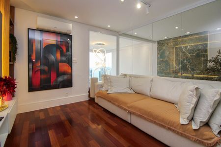 Apartamento para alugar com 200m², 4 quartos e 3 vagas Apartamento para alugar com 200m², 4 quartos e 3 vagasSala