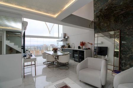 Apartamento para alugar com 200m², 4 quartos e 3 vagas Apartamento para alugar com 200m², 4 quartos e 3 vagasSala de estar