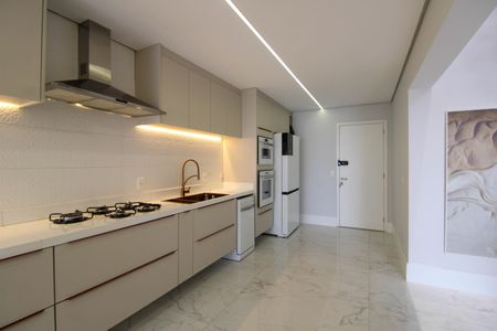 Apartamento para alugar com 200m², 4 quartos e 3 vagas Apartamento para alugar com 200m², 4 quartos e 3 vagasCozinha