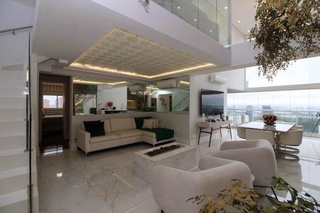 Apartamento para alugar com 200m², 4 quartos e 3 vagas Apartamento para alugar com 200m², 4 quartos e 3 vagasSala de estar