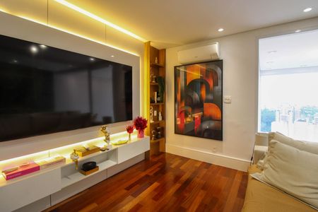 Apartamento para alugar com 200m², 4 quartos e 3 vagas Apartamento para alugar com 200m², 4 quartos e 3 vagasSala