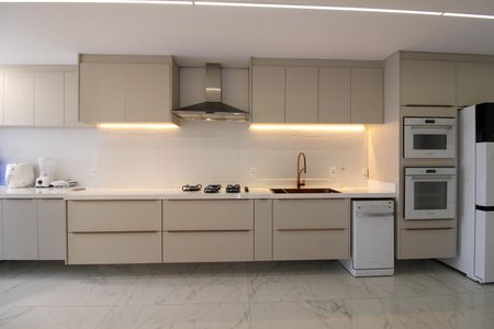 Apartamento para alugar com 200m², 4 quartos e 3 vagas Apartamento para alugar com 200m², 4 quartos e 3 vagasCozinha