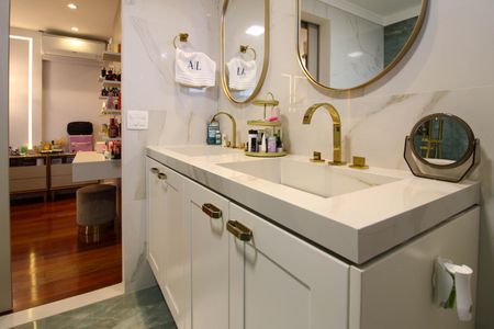 Apartamento para alugar com 200m², 4 quartos e 3 vagas Apartamento para alugar com 200m², 4 quartos e 3 vagasBanheiro Suíte 3
