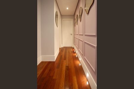 Apartamento para alugar com 200m², 4 quartos e 3 vagas Apartamento para alugar com 200m², 4 quartos e 3 vagasCorredor suítes