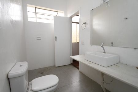 Casa para alugar com 250m², 4 quartos e 3 vagasBanheiro da Suíte