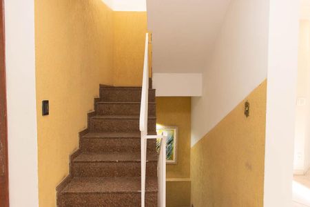 Apartamento para alugar com 298m², 4 quartos e 6 vagasEscada