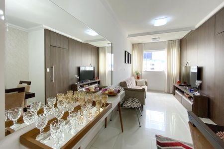 Apartamento à venda com 85m², 3 quartos e 2 vagasSala