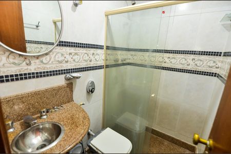 Apartamento à venda com 111m², 3 quartos e 2 vagas Apartamento à venda com 111m², 3 quartos e 2 vagasBanheiro Social