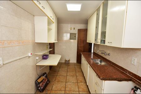 Apartamento à venda com 111m², 3 quartos e 2 vagas Apartamento à venda com 111m², 3 quartos e 2 vagasCozinha