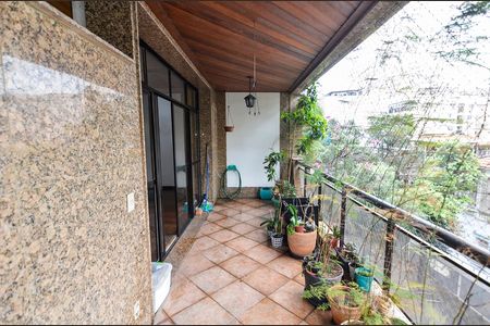 Apartamento à venda com 111m², 3 quartos e 2 vagas Apartamento à venda com 111m², 3 quartos e 2 vagasSala