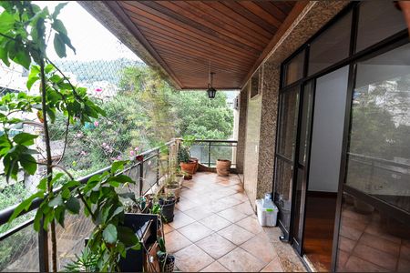 Apartamento à venda com 111m², 3 quartos e 2 vagas Apartamento à venda com 111m², 3 quartos e 2 vagasSala